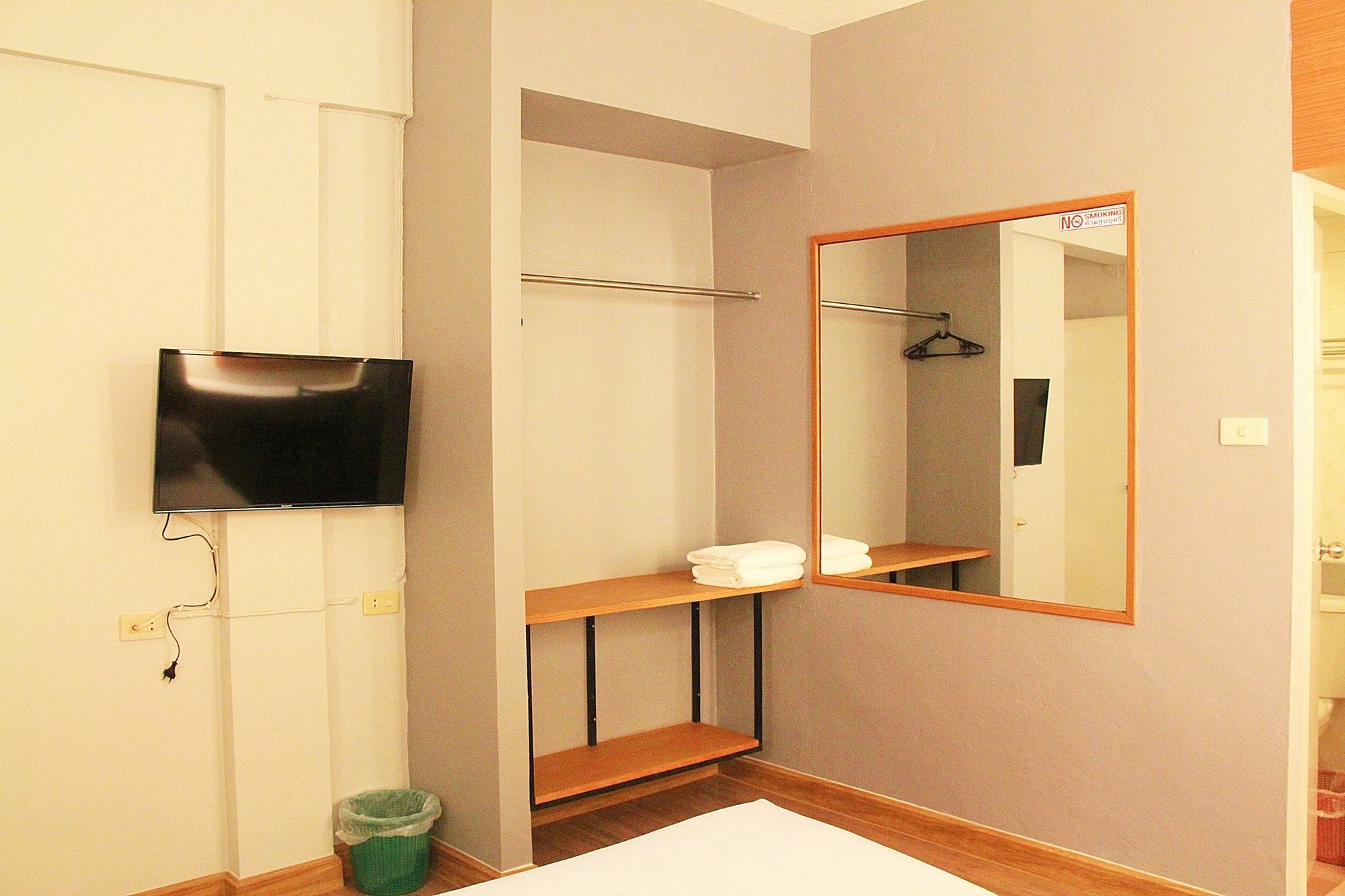 โรงแรมเรือนทิพย์ เชียงราย Ruean Tip Hotel Exterior foto