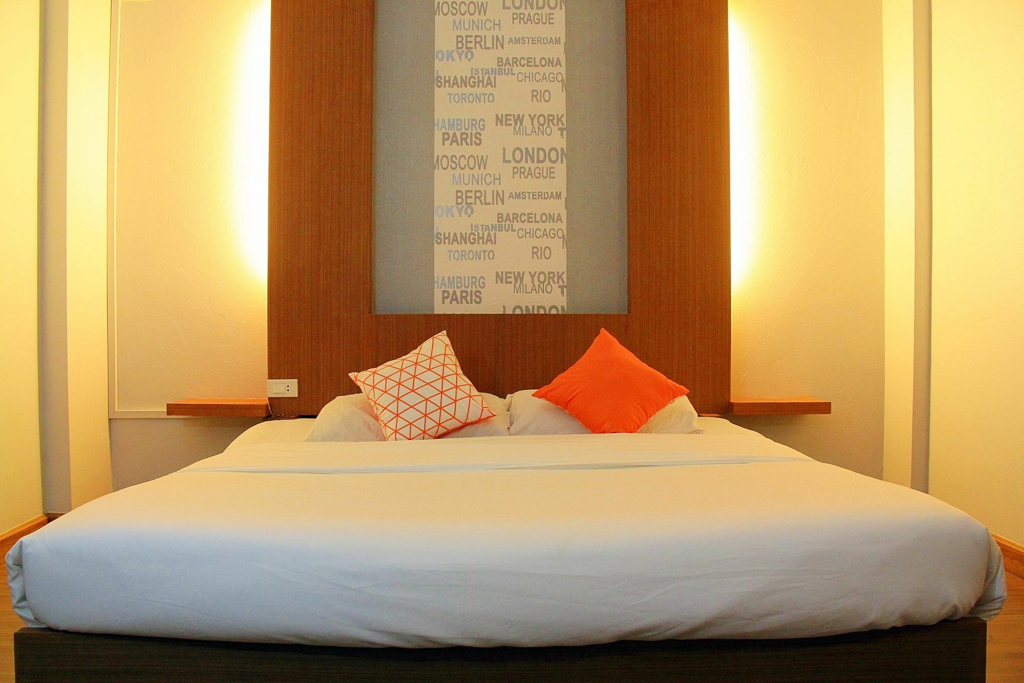 โรงแรมเรือนทิพย์ เชียงราย Ruean Tip Hotel Exterior foto