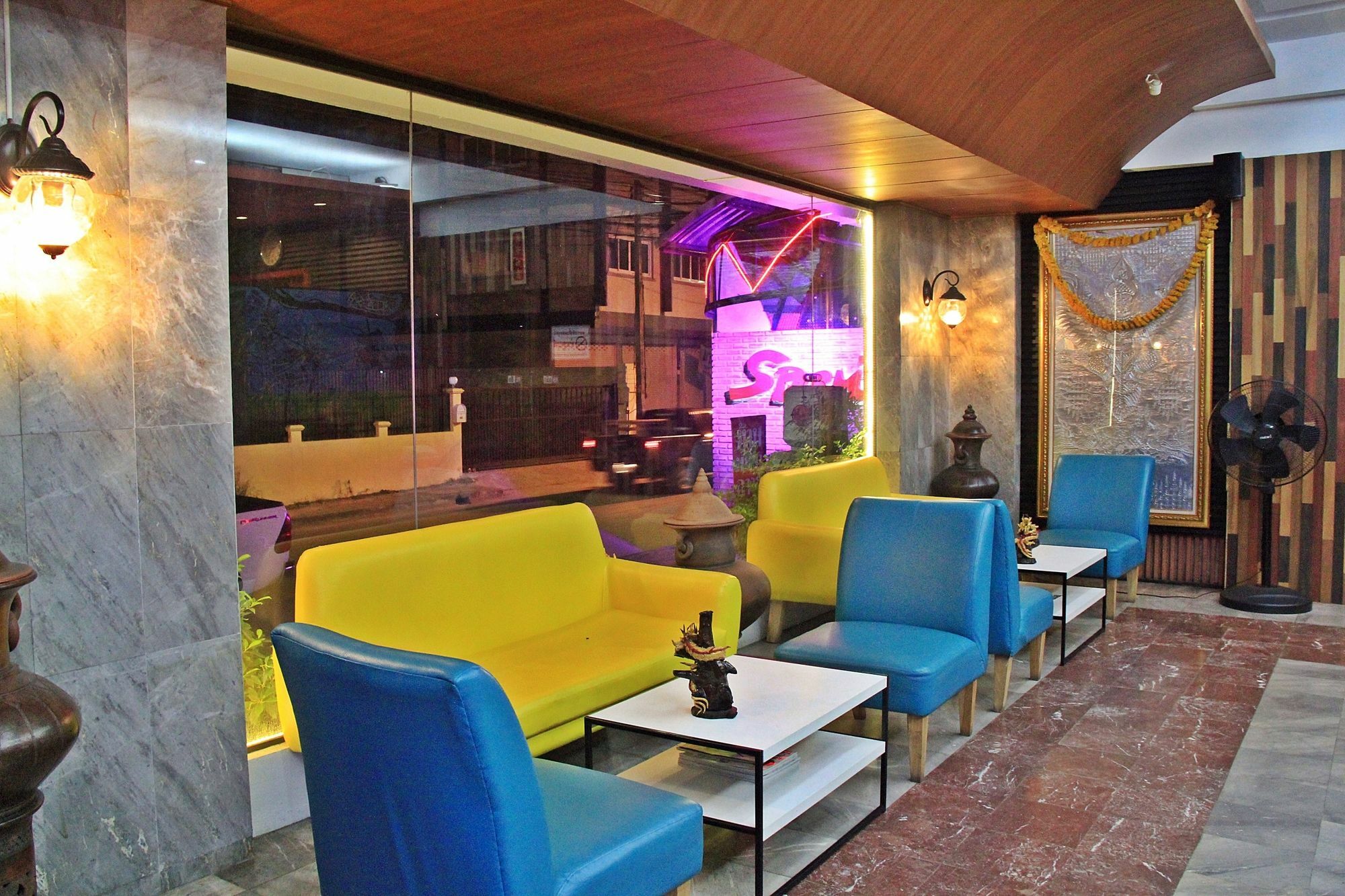 โรงแรมเรือนทิพย์ เชียงราย Ruean Tip Hotel Exterior foto